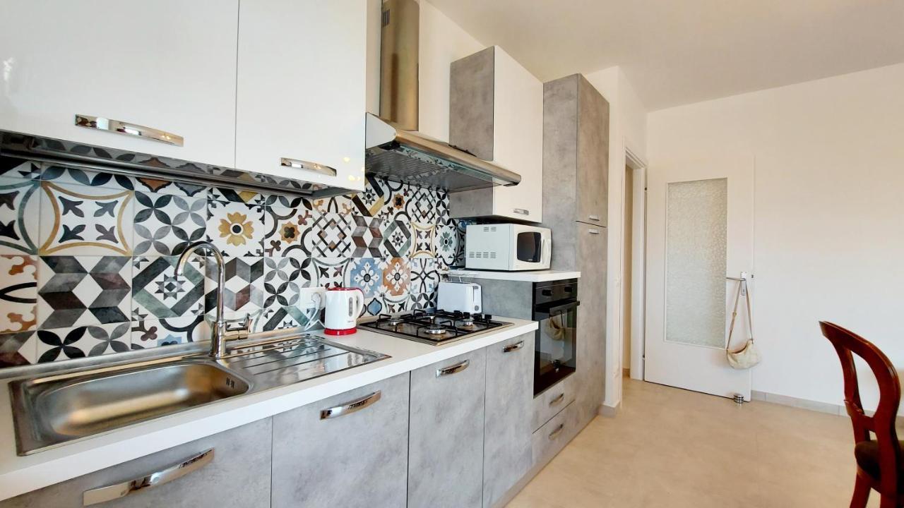 Narcisa View Lake&Pool Apartment Bardolino Bagian luar foto