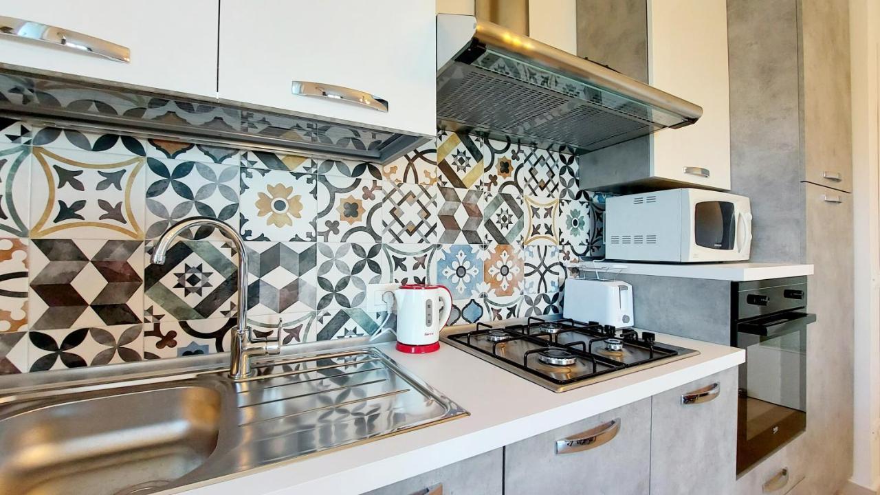 Narcisa View Lake&Pool Apartment Bardolino Bagian luar foto